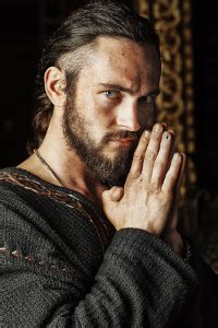 Vikingské účesy sú ďalšou vrstvou kultúry, pomocou ktorej je možné získať ďalšie informácie o živote škandinávcov, ich zvykoch a zvláštnostiach každodenného života. Ucesy Vikingu - lehké účesy