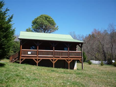 Cherokee cabin, a cherokee nc cabin rental located just 3 miles from harrah's casino, the blue ridge parkway, and the smoky mountain national cherokee cabin a cherokee nc cabin rental. 2 bed Log cabin in Cherokee - 7110286 - Peaceful cabin in ...