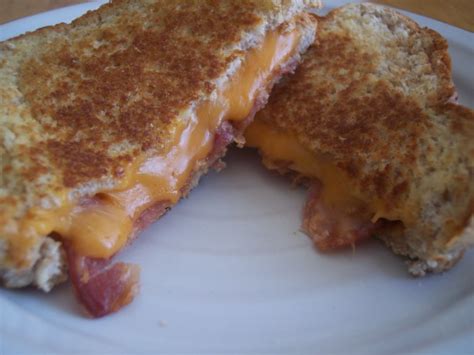 Zippy Grilled Cheese And Bacon Sandwich Recipe