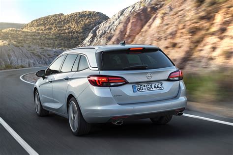 Opel Unveils The 2015 Astra Sports Tourer Comes With Up To 200