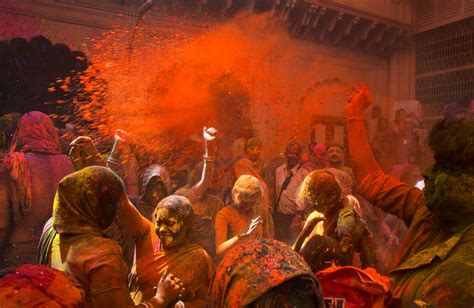 17 Colorful Photos Of The Holi Festival Business Insider