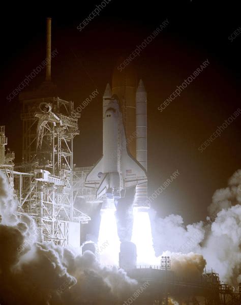Sts 116 Launch Space Shuttle Discovery Stock Image S5200459