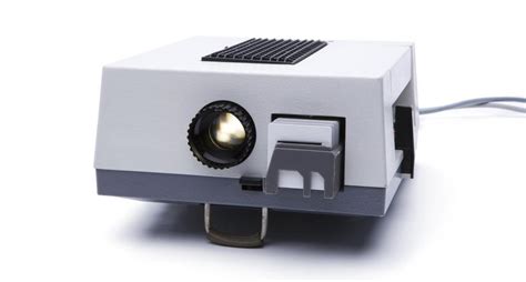 What Is A Slide Projector With Pictures