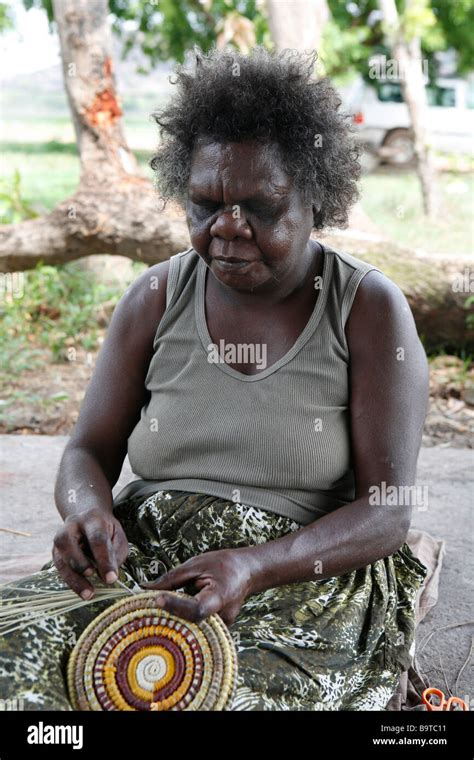 Aboriginal Woman High Resolution Stock Photography And Images Alamy