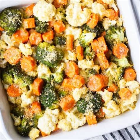 Broccoli Carrots And Cauliflower Baked With Parmesan Bread Crumbs In