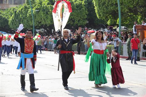 Rutilio encabeza desfile del aniversario de la Independencia de México