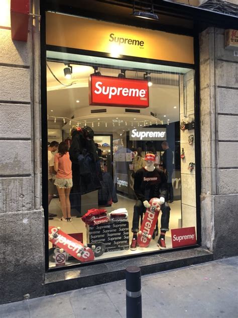 Theres A Fake Supreme Store In Barcelona Complex Style Scoopnest