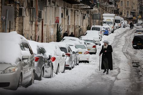 Snow Blankets Jerusalem Transforming City Into Winter Wonderland