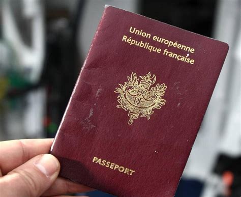 Par peur des vaccinés, les complotistes recommandent désormais le port du masque et la l'idée d'un passeport sanitaire covid est poussée par les pays méridionaux fort dépendants du. Toutes éditions - Le passeport français menacé par le ...