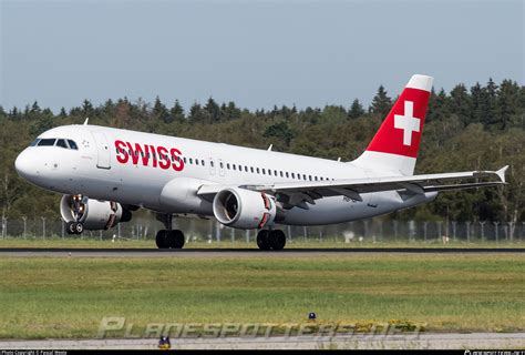 Hb Iji Swiss Airbus A320 214 Photo By Pascal Weste Id 980011