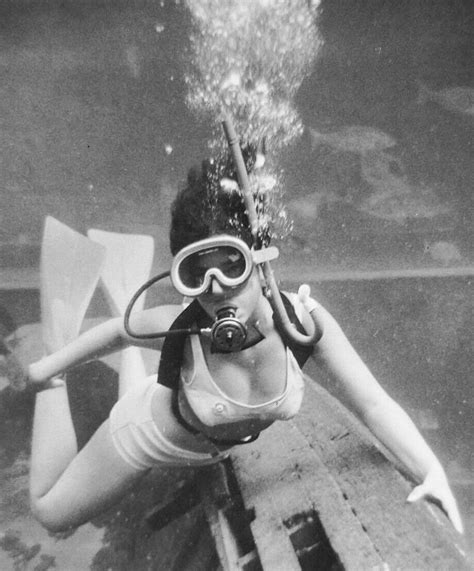 Pin By James Robison On Vintage Scuba Scuba Diver Girls Underwater