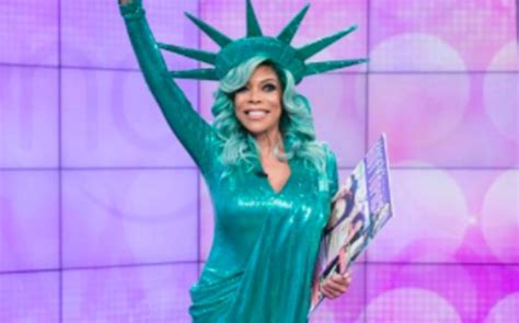 Wendy Williams Faints On Tv Passes Out Due To Costume Video