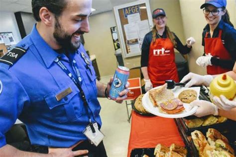 Rapid Relief Team Served 300 Meals To The Tsa Agents At The San Antonio