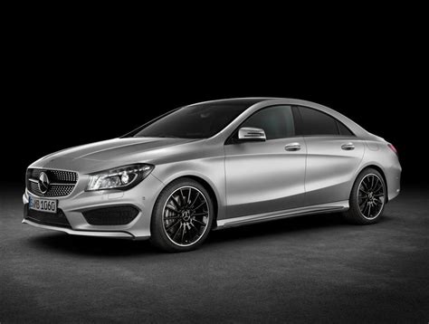 There are also ingenious details when it comes to the aerodynamics and new functions for. Mercedes Benz Clase CLA 200 Urban Aut (2014)