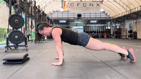 Womans Guide To The Crossfit Push Up Proper Form Variations And