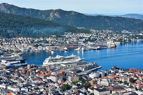 Ville norvégienne dans le comté de vestland (fr); Kleiner Rundgang durch Bergen in Norwegen | Die Weltenbummler