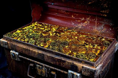 Stacking Gold Coin In Treasure Chest 2785409 Stock Photo At Vecteezy