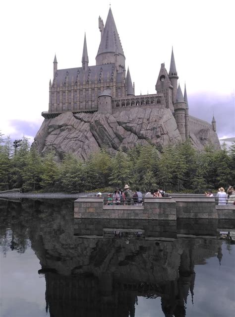Hogwarts Hogwarts Castle As Seen From The Line To Olivande Flickr