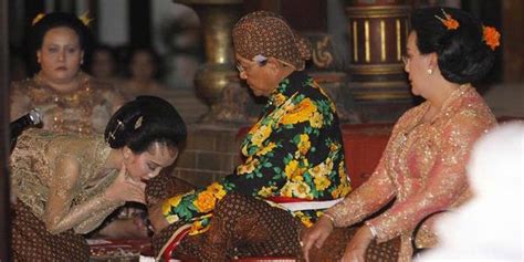 Raja Hadiri Pernikahan Putri Sultan Galery Ilmiah