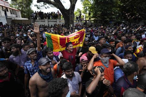 Révolution Au Sri Lanka Jai Un Enfant Et Je Veux Quil Ait Un Avenir