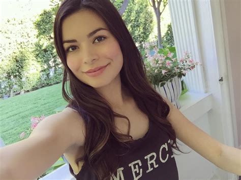 Miranda Cosgrove Posts Summer Selfie Glitter Magazine