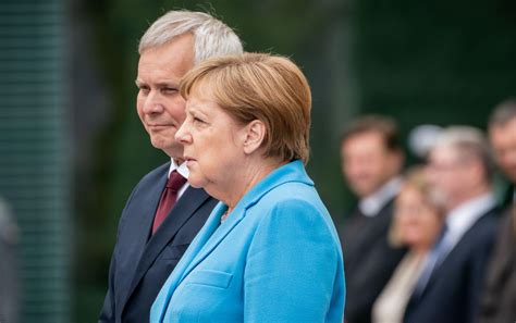 Einblicke in die arbeit der kanzlerin durch das objektiv der offiziellen fotografen. Angela Merkel erleidet weiteren Zitteranfall: Das sagt die ...