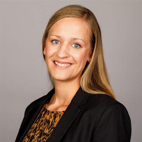 Unicredit bank austria ag fil.wörgl. Ingrid Egger - Studentin Berufseinstieg 2019 - MCI ...