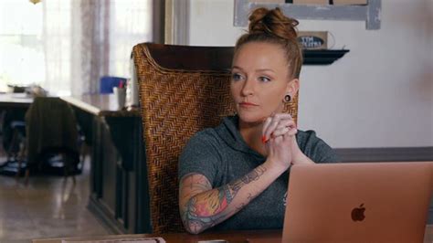 Teen Mom Star Maci Bookout Makes Fire While Naked In Nicaragua