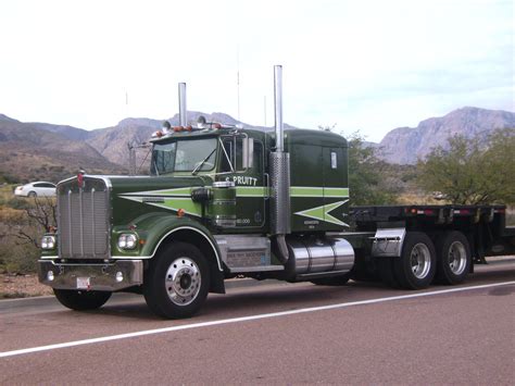 Tractor From Tv Show Movin On Kenworth W900 Kenworth Trucks