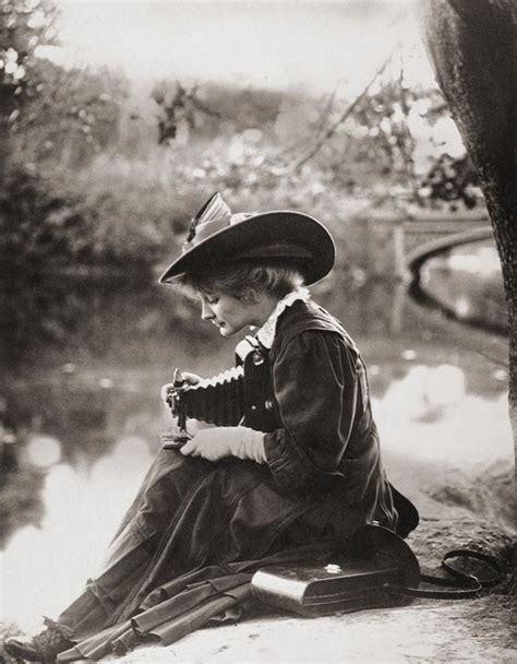Pioneering Female Photographers Interesting Portraits Of Victorian Women Behind Their Cameras