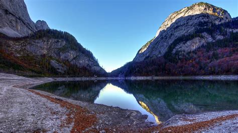 Download Wallpaper 1366x768 Mountain Lake Landscape Reflection