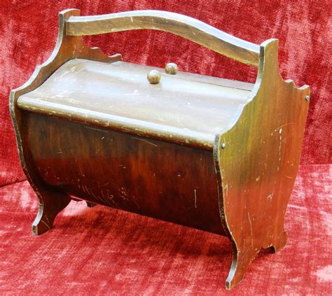 Vintage Small Wooden Sewing Box 00332