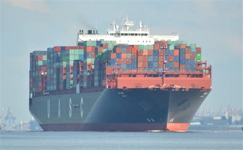 Sa Jir Containerschiff Von Uasc In Dienst Gestellt 2014 L 36852m
