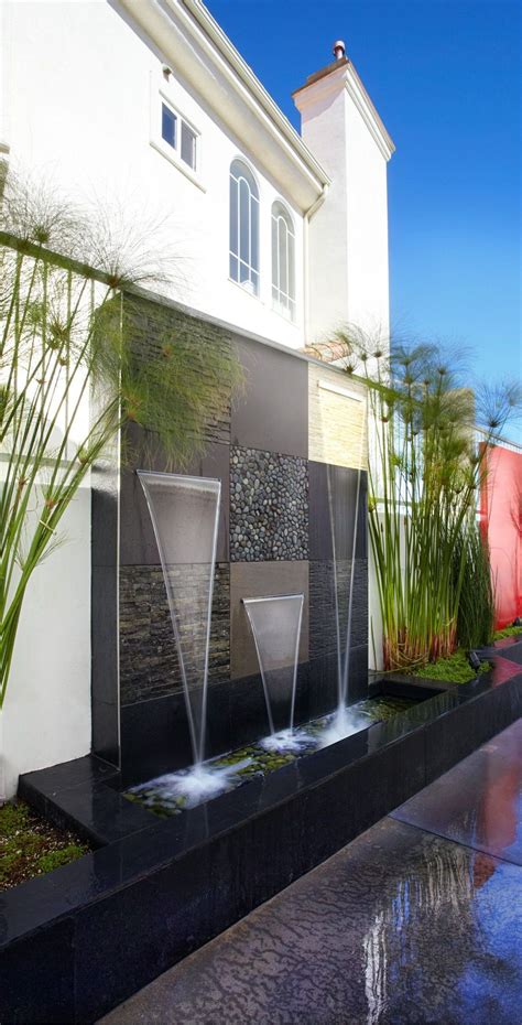Awesome Outdoor Water Walls Best Inspiring Ideas Courtyard Gardens