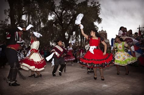25 Bailes Típicos De Chile Zona Norte Centro Y Sur