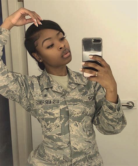 Pin By 𝒮𝒽𝑒𝒮𝑜𝒢𝓁𝑜𝓇𝒾𝑜𝓊𝓈 🎎💕 On F L I C K Military Women Military