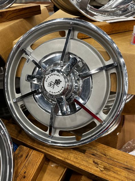 1963 Corvette Hub Caps With Spinners Set Of 4 Forresterwheels