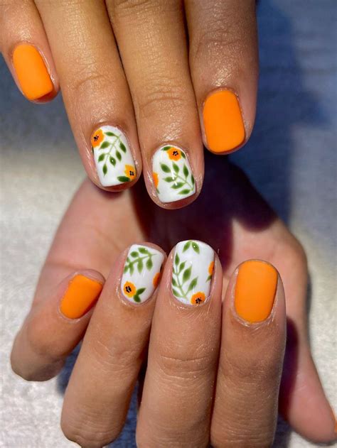 40 Flowers Nails Design Trends For Spring 2021