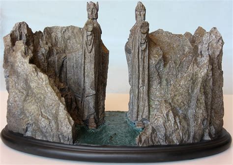 Lord Of The Rings Statues River The River Anduin The Gates Of Argonath