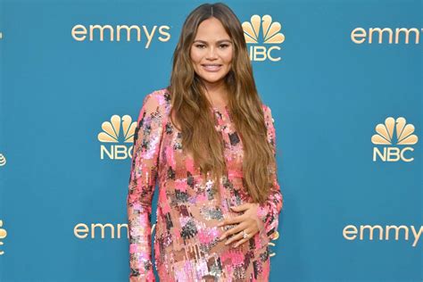 Chrissy Teigen Seeks Fans Advice About Waxing While Pregnant