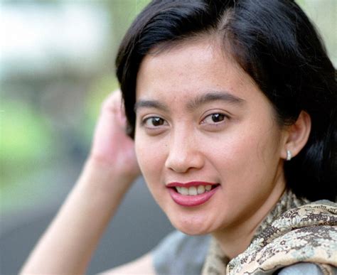 beautiful women: Desy Ratnasari