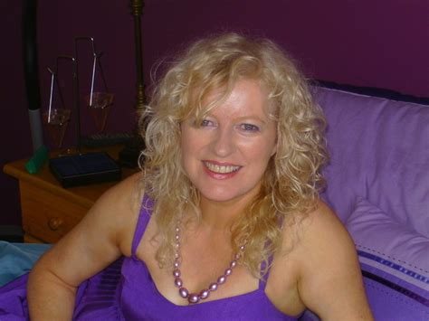 Greeneyerosaleen From Belfast Is A Local Granny Looking For Casual