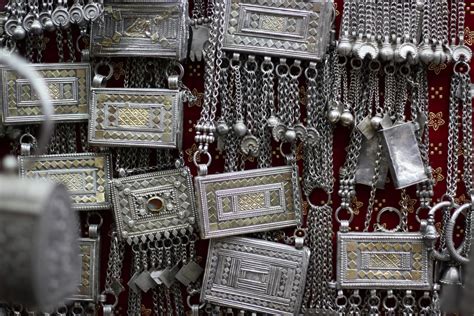 8 Uniquely Omani Souvenirs And Where To Buy Them In Muscat