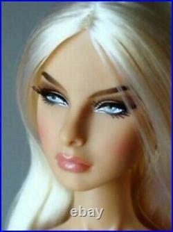 UNOPENED INTEGRITY TOYS Malibu Sky Baroness Agnes Von Weiss Basic DOLL
