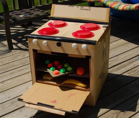 In this video, i'll show you how to make a cute storage bin from used cardboard. Awesome Things You Can Make Out of Cardboard Boxes - Neatorama