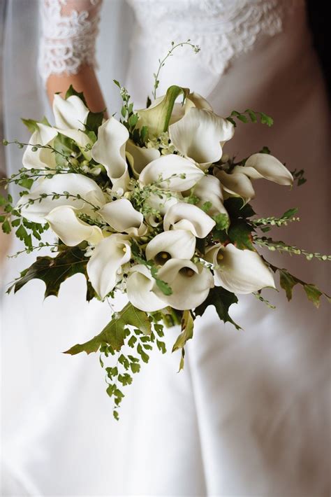 The wedding bouquet and veil both originated as ways for the bride to ward off evil. A Classic and Elegant Jewish Wedding at The Foundry, with ...