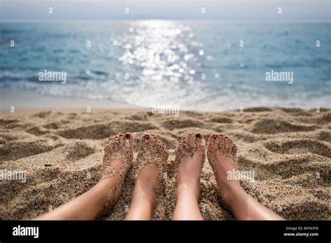Personen Beine Fotos Und Bildmaterial In Hoher Auflösung Alamy