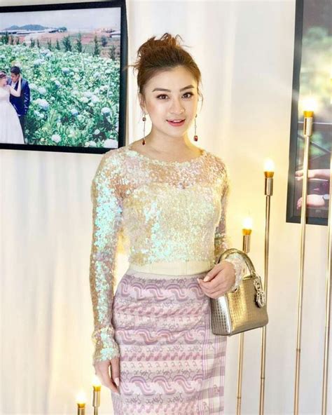 Wutt Hmone Shwe Yi Traditional Dresses Designs Traditional Dresses