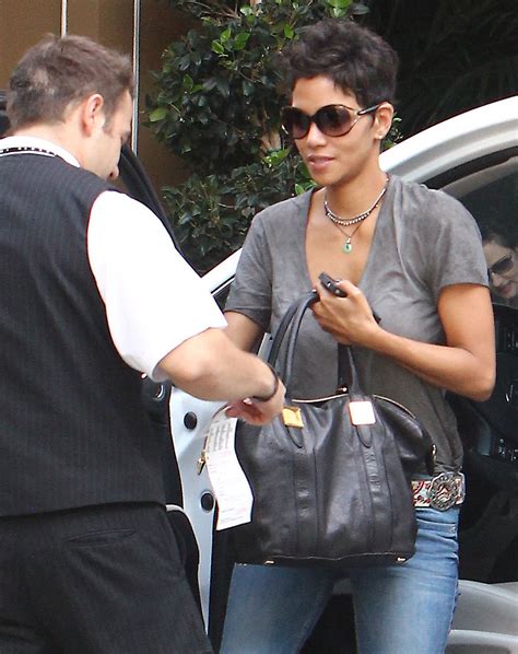 Halle Berry In Jeans At The Four Seasons Hotel In Beverly Hills