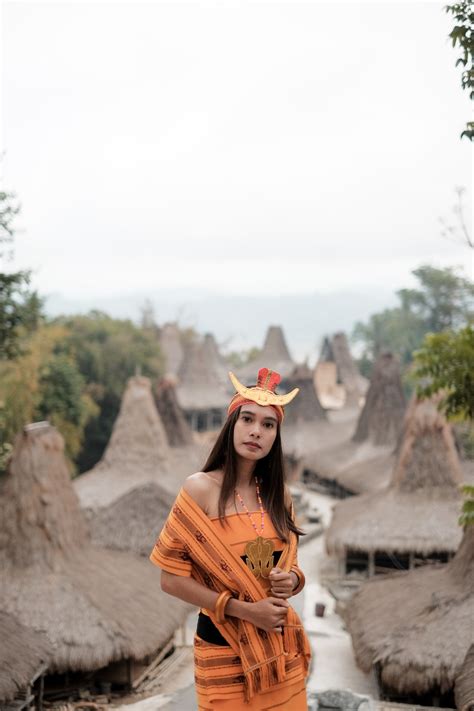 Nona Sumba Indonesia Budaya Pakaian
